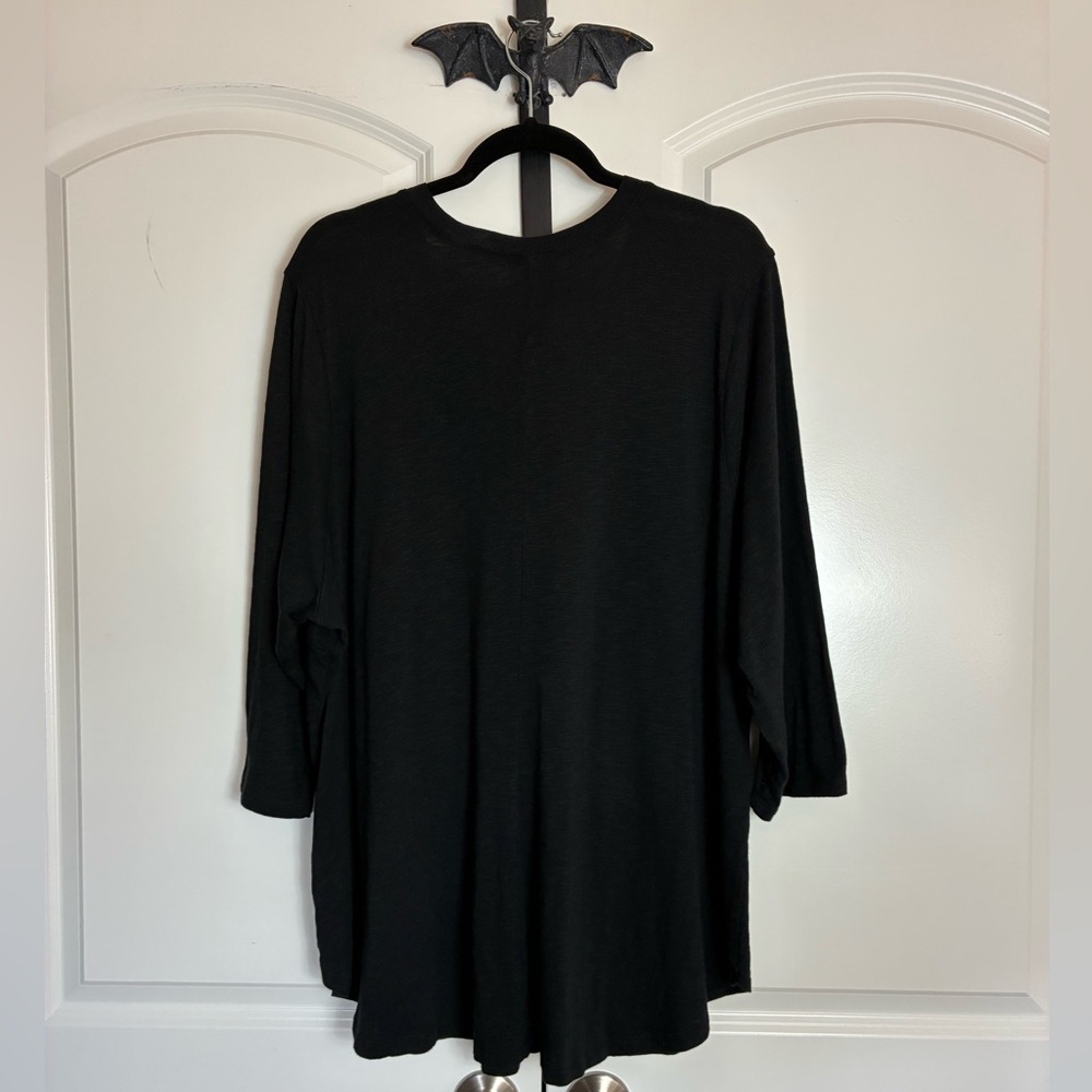 Torrid Black Top V-Neck 3/4 Sleeve, Pocket, Stretch, Soft, Size 3X - Picture 2 of 8